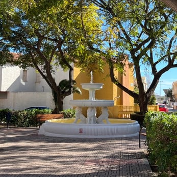 fountain los belones