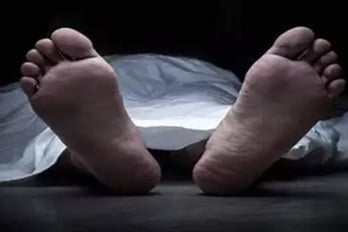 بعيدا ام قريبا في أي وقت في حياتك