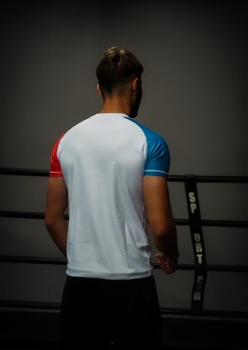 Crée ton rashguard personnalisé pour le MMA, jiu-jitsu, grappling et boxe avec Ish, plus performance