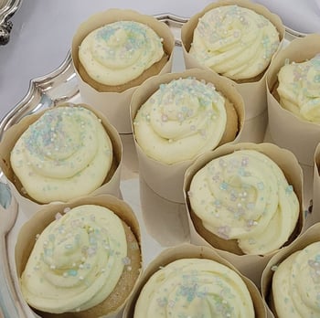 vanilla cupcakes