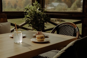 Photo profesionnelle d'une table de restaurant