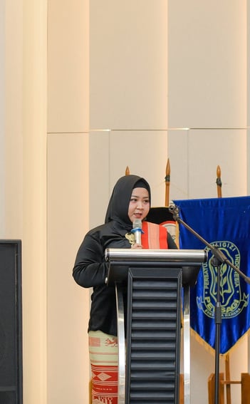 Sambutan Pembina Yayasan Kunci Ilmu Pada Acara Wisuda Ke XII  STIKes NUsantara