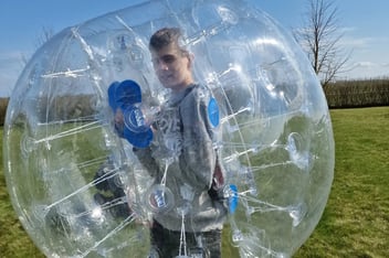 Burbulinis futbolas, smagūs vakarėliai, lauko žaidimų nuoma Šiauliuose, platus pasirinkimas