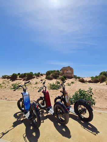 Off-road électric scooters, Dar Sultan Palace