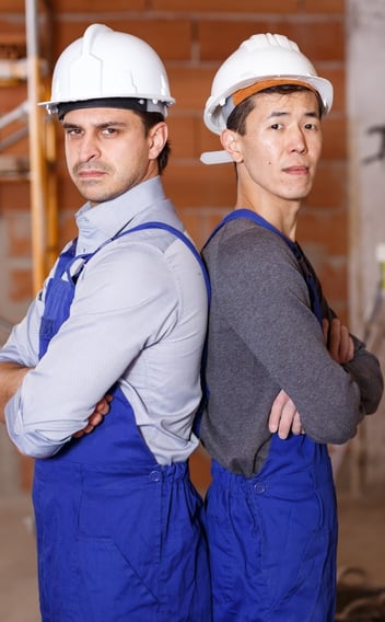 Rongzhiyue: Two construction workers with protective wear