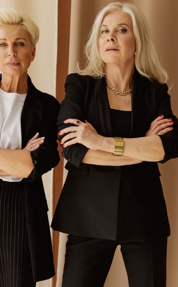 Rongzhiyue: Women in business suits