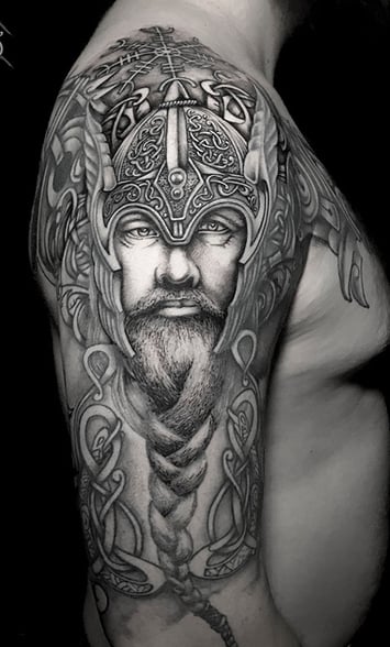 Tatouage portrait guerrier viking. Viking warrior portrait tattoo.