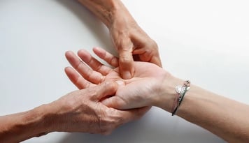 massage de main 