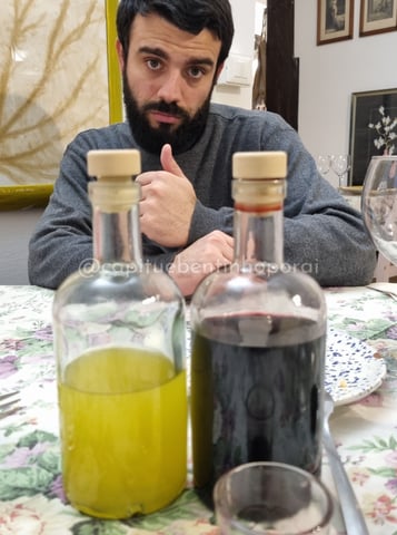 Bentinho e o limoncello em Ceglie Messapica, Itália