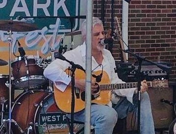 singer guitar acoustic performance