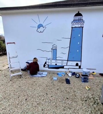 Photo du chantier de la fresque murale du phare par Eva Girardeau