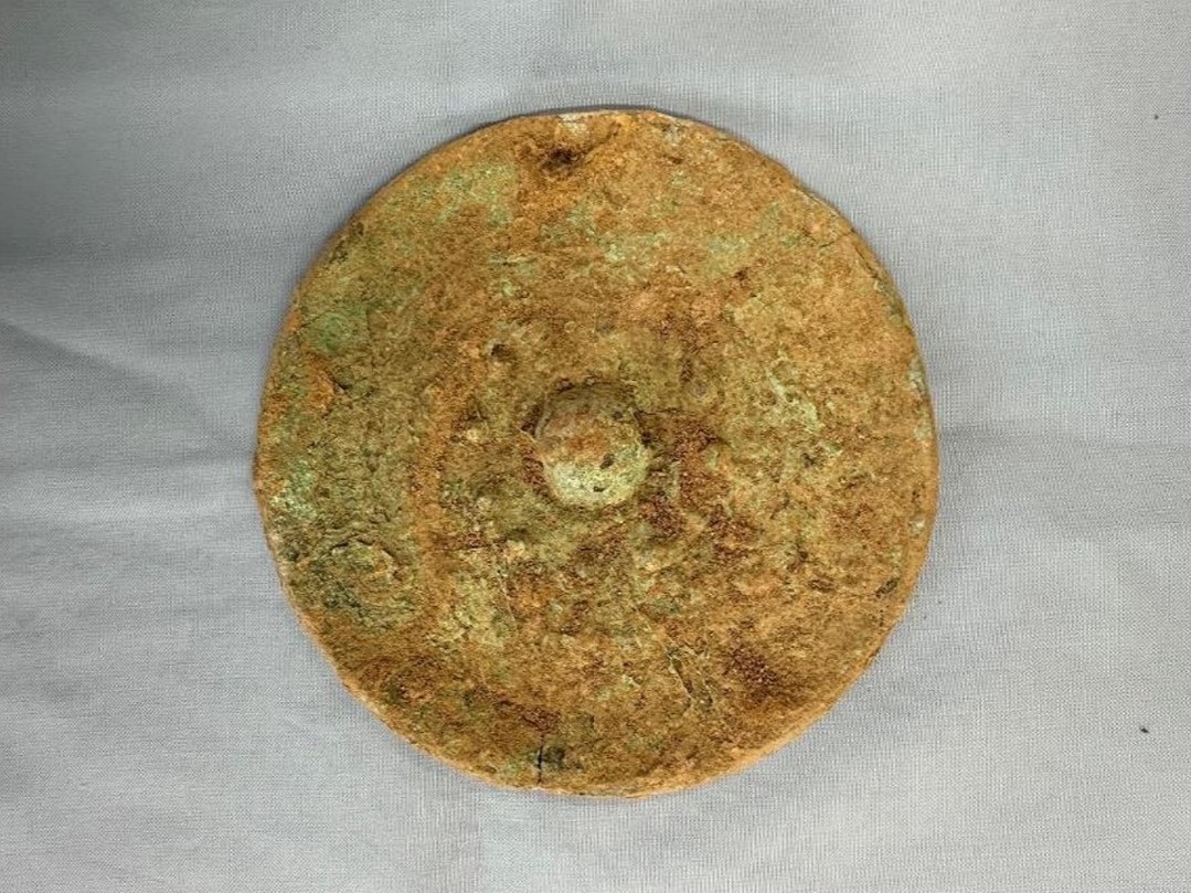 無名塚17号墳で古墳時代の鏡が出土 堺市北区 | サカイタイムズ