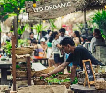 lABRISA SUNDAY MARKET