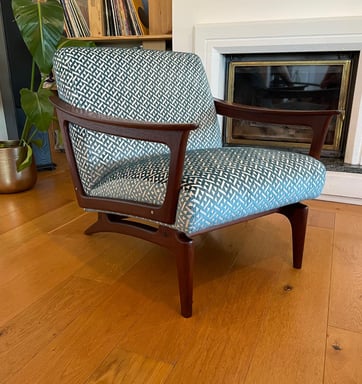 Renovation Fauteuil scandinave velours géométrique turquoise Romo