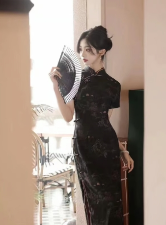 When was the qipao invented?