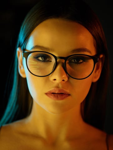 portrait-photo-retouching-glass-glare-removal