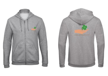 Sweat shirt à capuche gris clair avec un logo sur le coté coeur et dans le dos