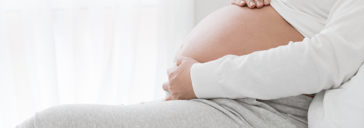 Femme enceinte couché