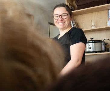 Le beau sourire d'Emeline lorsqu'elle prends soin de vous.