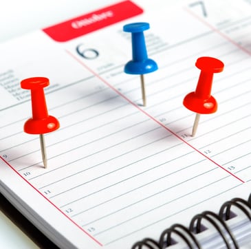 Prenota la tua consulenza nutrizionale con Davide Milani – immagine agenda su scrivania