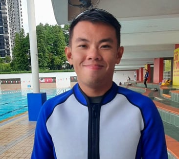 coach chun kang (CK)