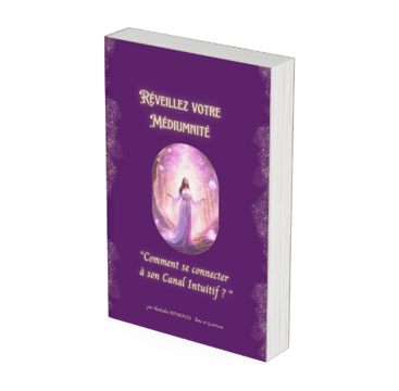 une couverture de livre avec une photo d'une femme en robe violette