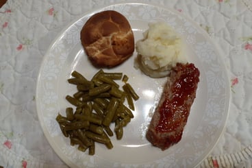 meatloaf, m potatoes, g beans, roll