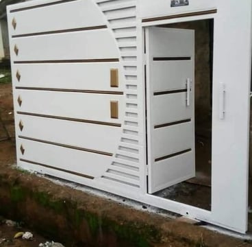 Portão dde garagem com entrada social