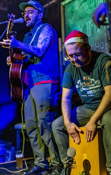 arnold performing with the stetsons electric