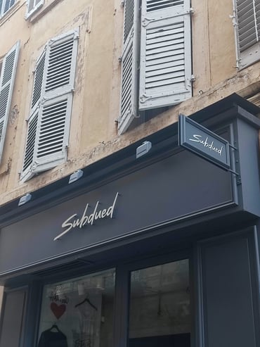 peinture logo boutique à Aix en Provence