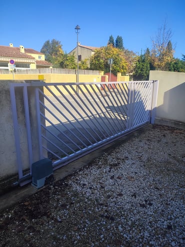 peinture exterieur portail