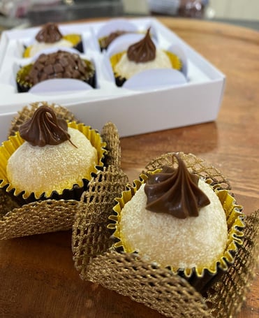 O curso Fabrica de Brigadeiros da Marrara Bortoloti é bom vale a pena receita ninho com nutella