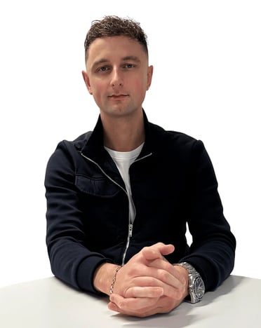 Ross Thompson offers life coaching services and specialist coaching & training. Book today!