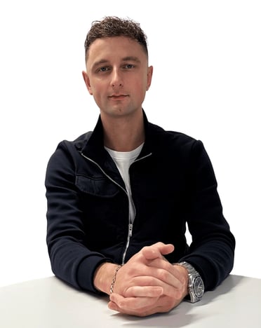 Ross Thompson offers life coaching services and specialist coaching and training – book today.