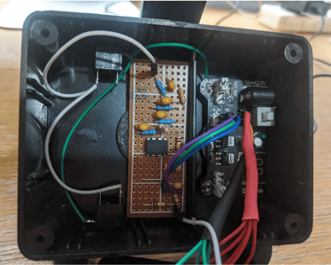 Audio interface and power supply inside the box