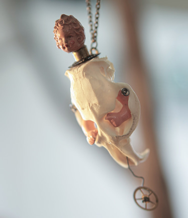 Aurelia Monbaron logo