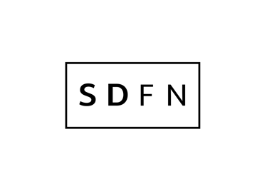 call me dee logo