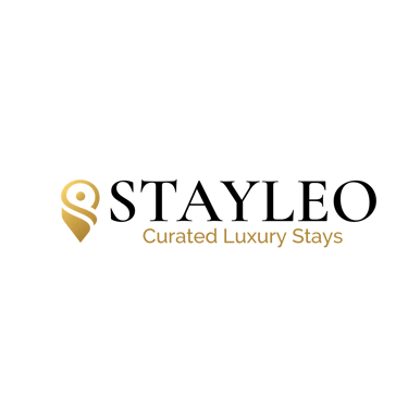 LuxeStay logo