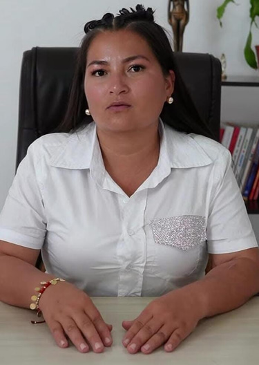 Soy La Maestra Emma Leon logo