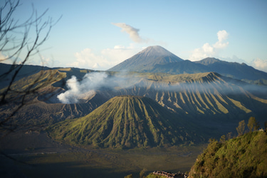 Bromo Ijen Tumpak sewu Tour logo