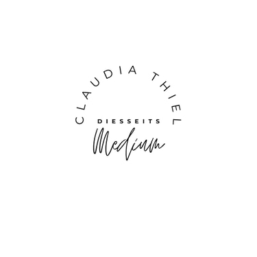 Claudia Thiel LIVING THE PARADOX logo