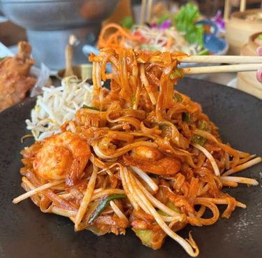 VIETNAM GLOBAL BEAUTY CONNECTIONS logo