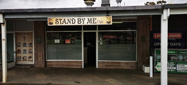 Stand by me cafe logo