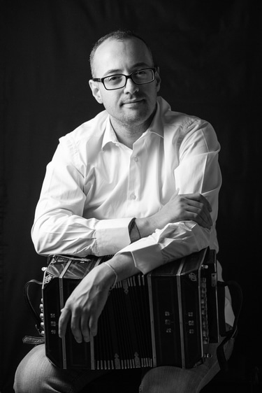 Roberto Passarella logo