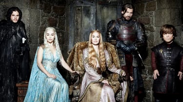 Personajes principales de Game of Thrones en una escena representativa de la serie