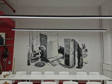 Desen decorativ pe perete utilaje fabrică Hoval.