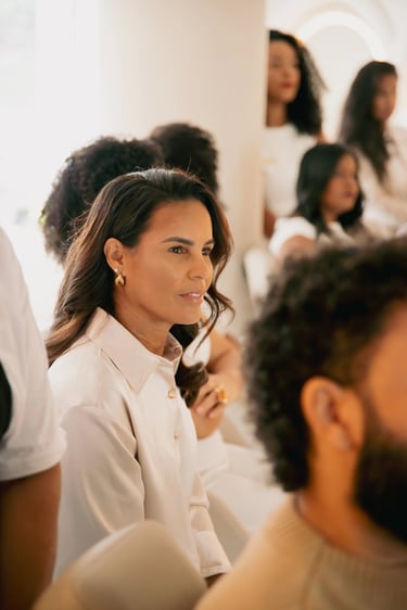 Paloma-terapeuta-capilar-especialista-em-alinhamento-Casa-Fiaes