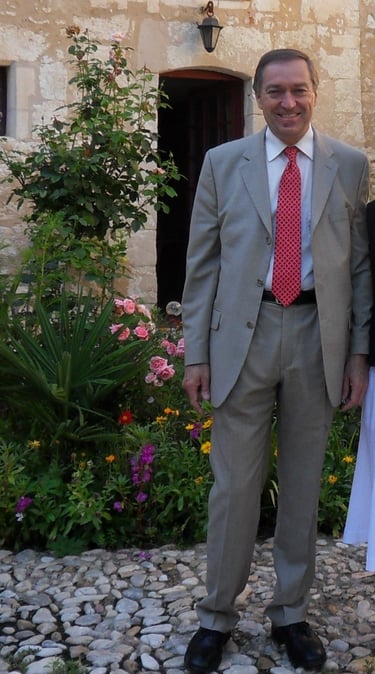 Maître Didier Gestat de Garambé, avocat honoraire et ancien bâtonnier à Toulon. Portrait.