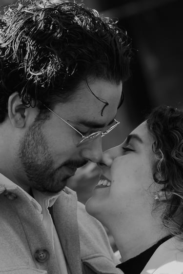 sesión pareja colonia roma cdmx, fotografo destino, fotografo cdmx, sesión pareja fuente cibeles en ciudad de méxico