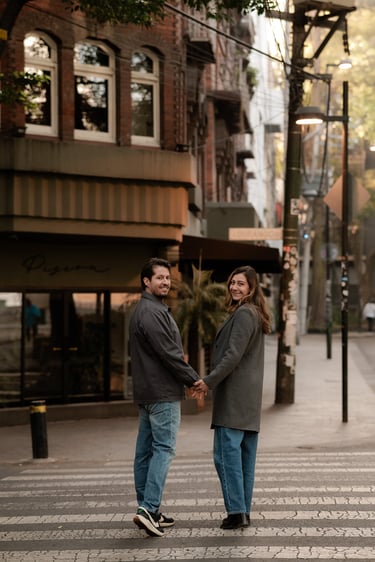 sesión plaza río de janeiro, sesión pareja colonia roma cdmx, wedding photographer cdmx, destination wedding photographer